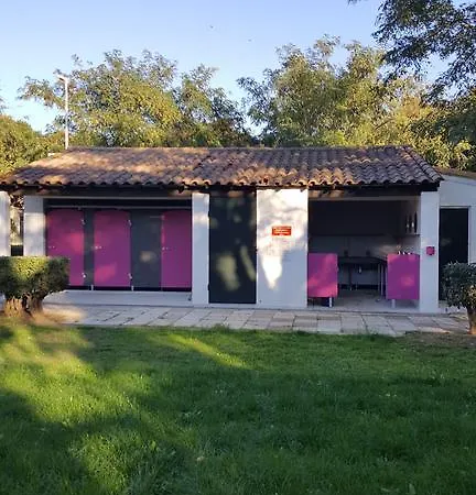 Camping La Chicanette Campsite Saint-Gilles (Gard)